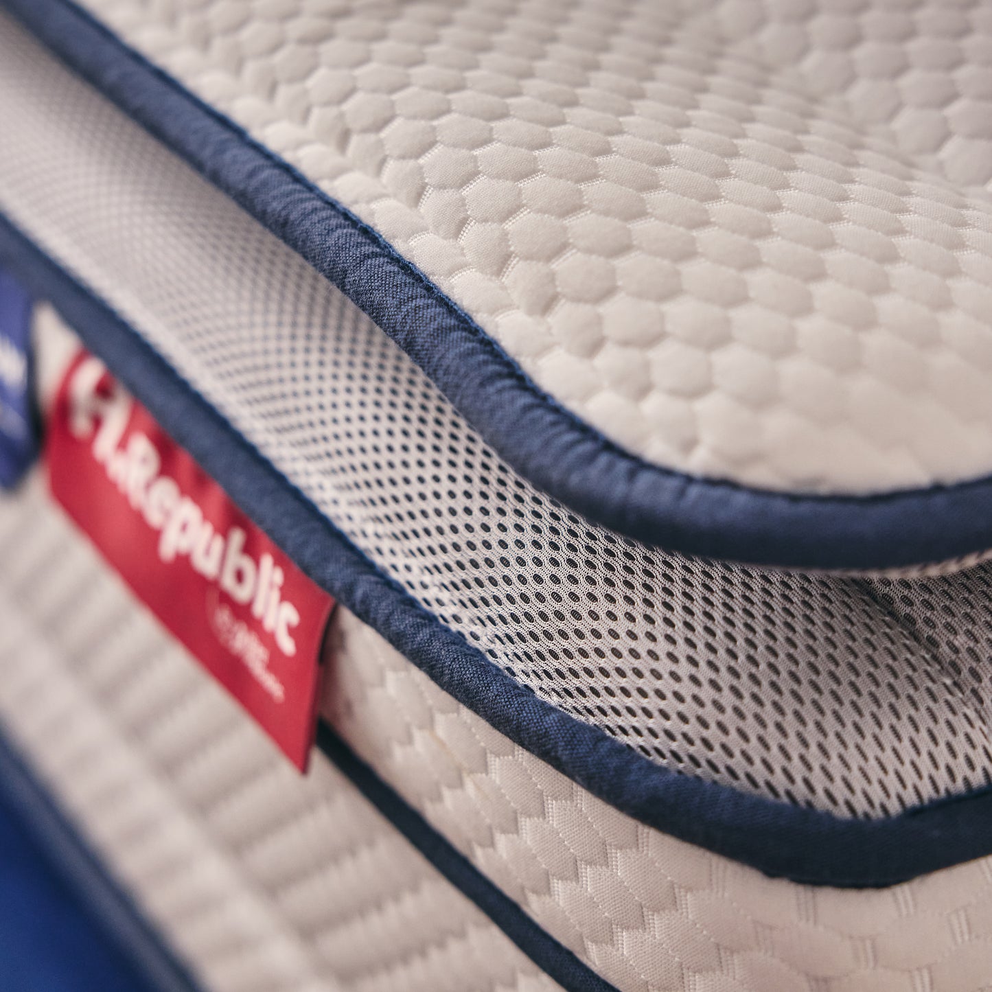 Matelas mousse mémoire de forme HD avec surmatelas intégré - HPLATINIUM PLUS 30 cm